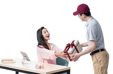 PS+欧美服6月会免游戏公开 《战神4》等